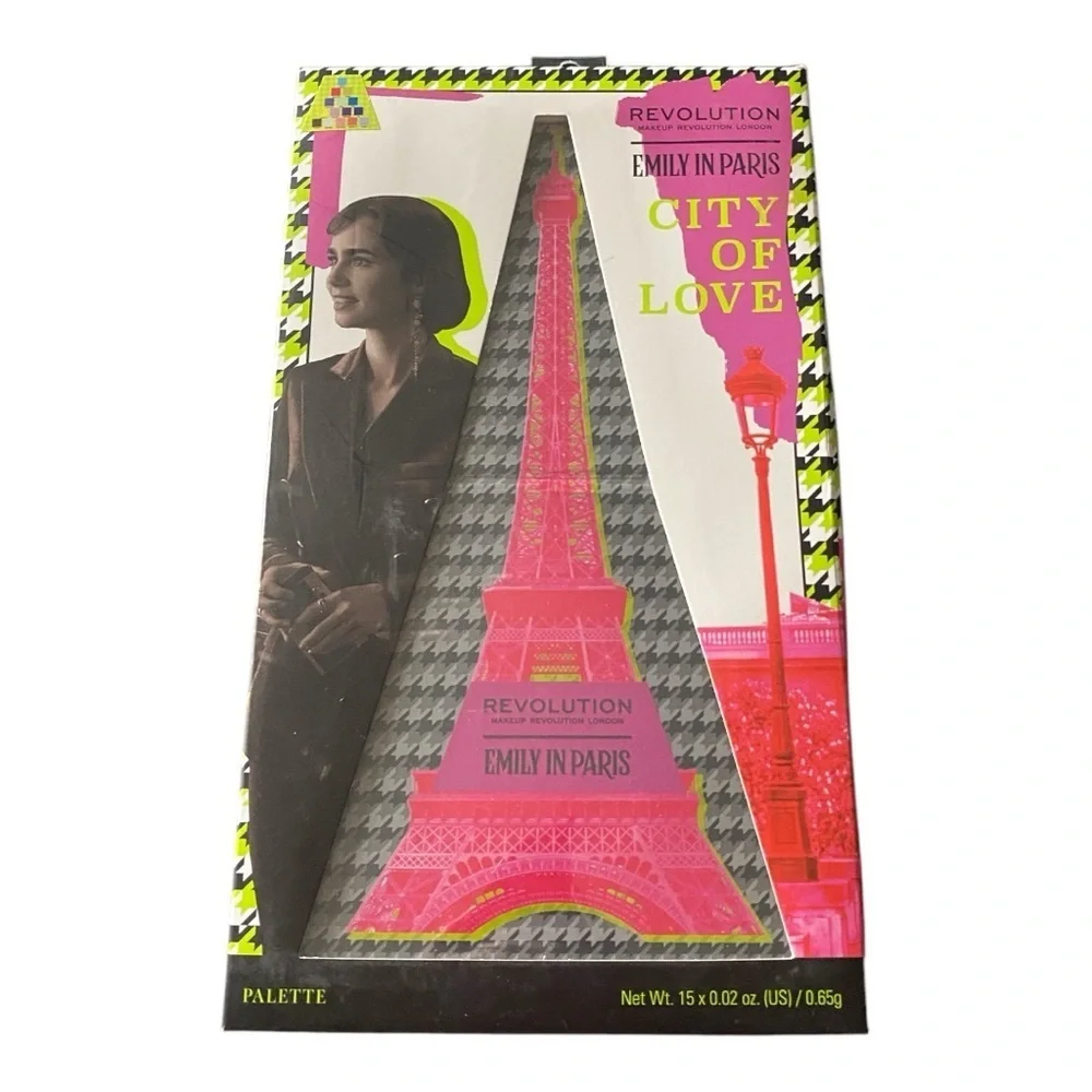 NWT-MAKEUP REVOLUTION-EMILY IN PARIS EYE SHADOW PALETTE